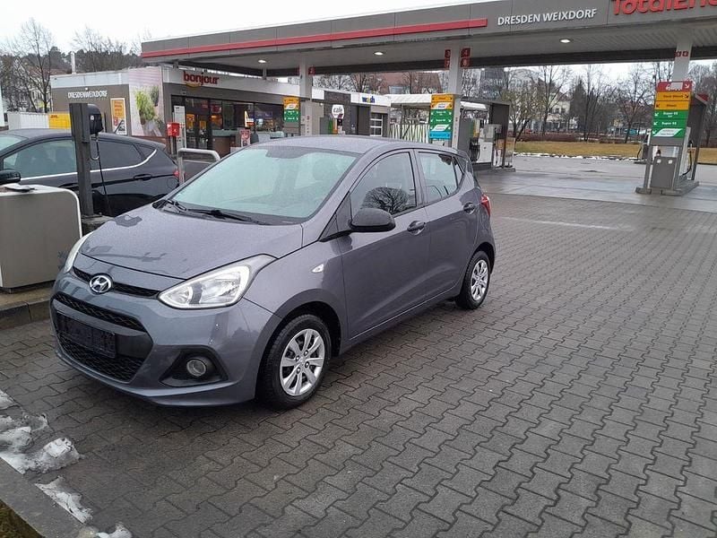Gebraucht Hyundai i10 Trend 67 PS (49 kW) 2016 Kleinwagen