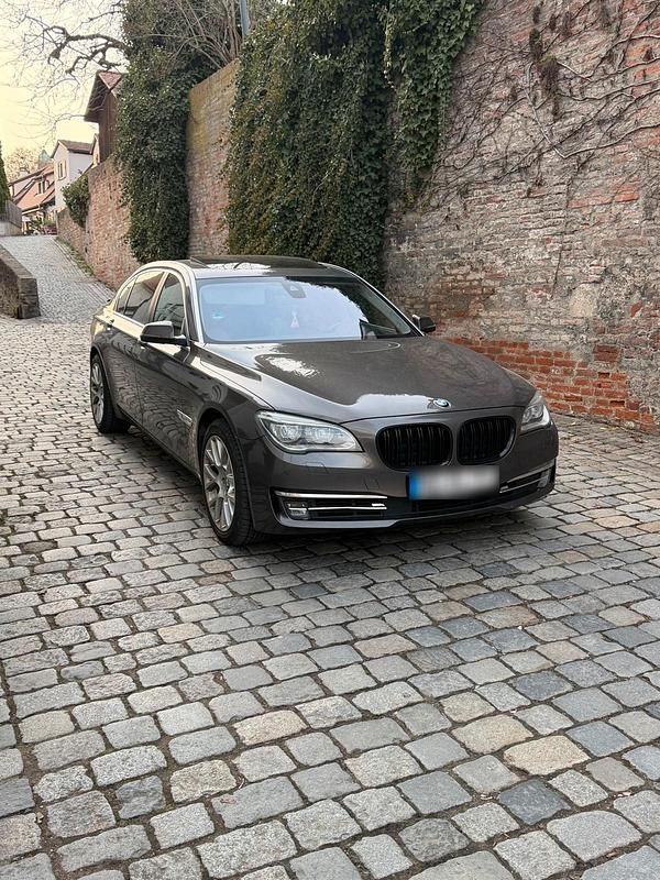 Gebraucht BMW 750L 381 PS (280 kW) 2012 Limousine