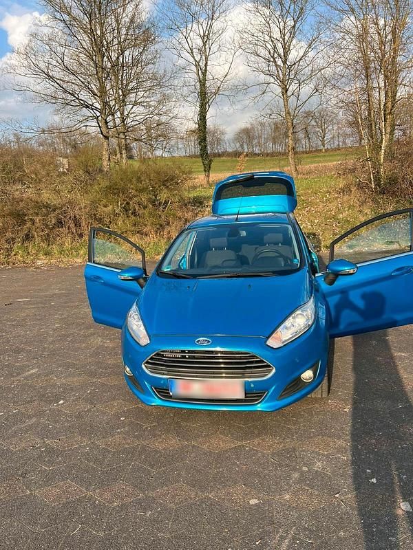 Gebraucht Ford Fiesta 95 PS (69 kW) 2016 Blau Kleinwagen