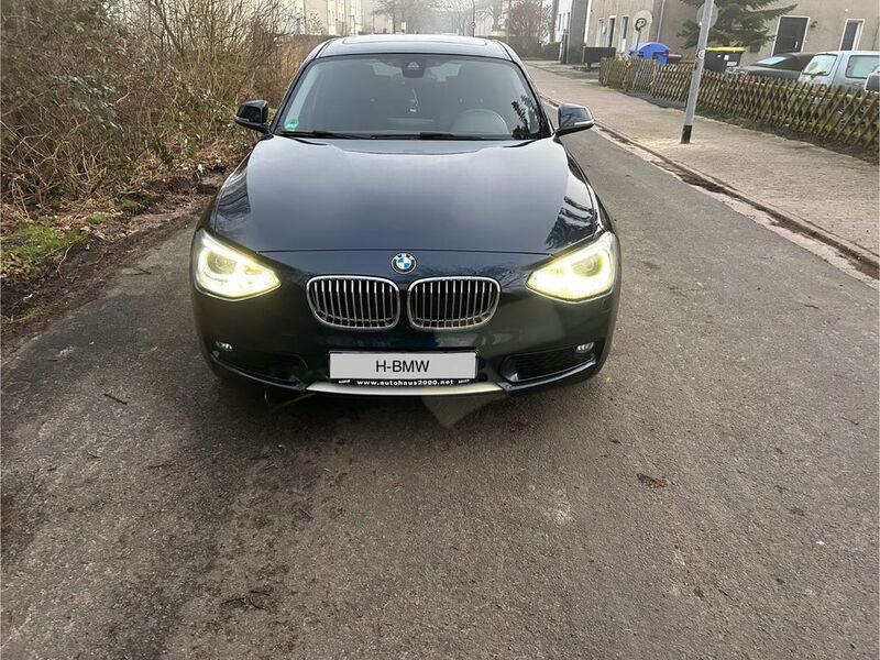 Blau Gebraucht 2012 BMW 118 Urban Line Kleinwagen | 9.800 € (Fairer Preis) - Bild 1/4