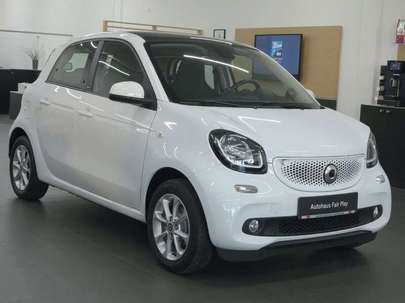 Karosserie in white Gebraucht 2019 Smart ForFour Passion Kleinwagen | 11.590 € (Fairer Preis) - Bild 1/4