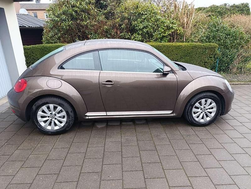 Gebraucht VW Beetle Design 105 PS (77 kW) 2014 Braun Kleinwagen
