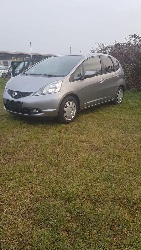 Silber Gebraucht 2010 Honda Jazz Elegance Kleinwagen | 4.490 € (Guter Preis) - Bild 1/4