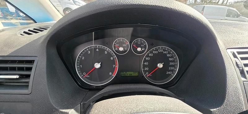 Second-hand Ford C-MAX 115 CP (84 kW) 2007 Albastru Monovolum