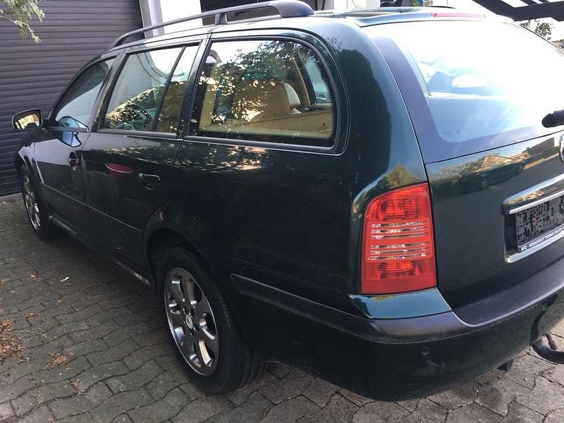 Gebraucht Skoda Octavia Ambiente 116 PS (85 kW) 2002 Grün Kombi