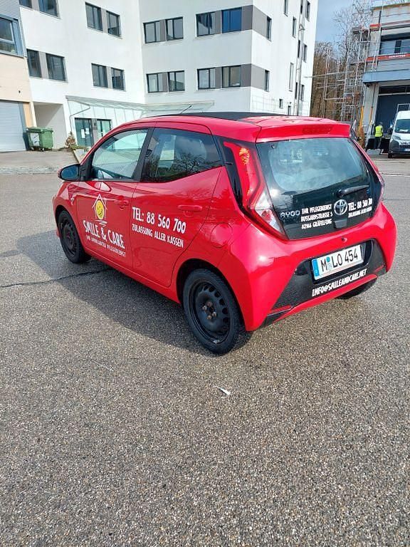 Gebraucht Toyota Aygo 72 PS (52 kW) 2019 Rot Kleinwagen
