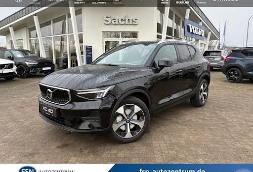 Neu Volvo XC40 Core 163 PS (119 kW) 2026 Schwarz SUV