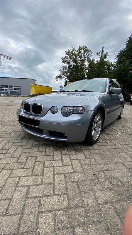 Grau Gebraucht 2003 BMW 320 M Sport Coupé | 1.500 € (Superpreis) - Bild 1/4