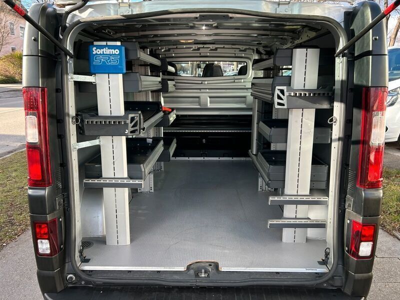 Silber Gebraucht 2021 Renault Trafic Van | 19.990 € (Fairer Preis) - Bild 1/4