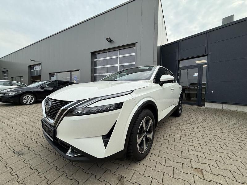 Weiß Gebraucht 2024 Nissan Qashqai N-Connecta SUV | 23.990 € - Bild 1/4