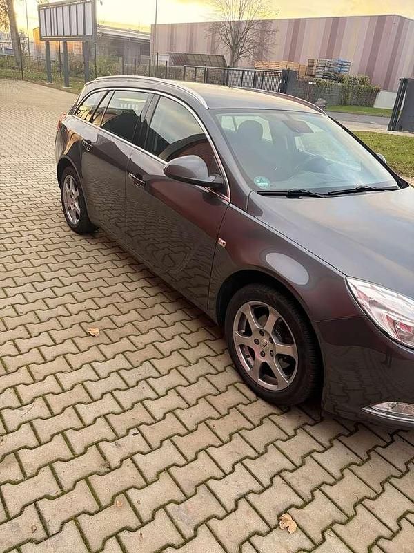 Gebraucht Opel Insignia Edition 140 PS (102 kW) 2012 Kombi
