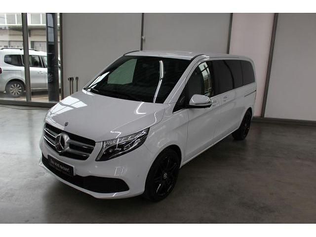 Gebraucht 2019 Mercedes V300 Avantgarde Edition Van / Kleinbus | 56.900 € (Etwas zu teuer) - Bild 1/4