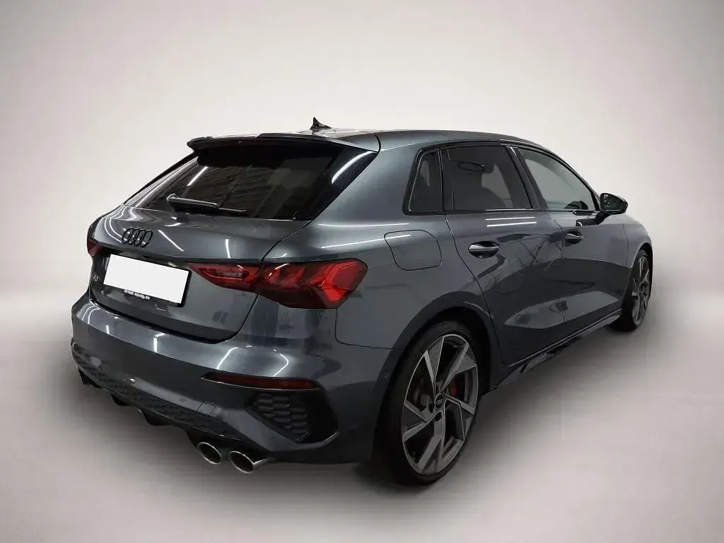 Gebraucht Audi S3 Ambiente 310 PS (228 kW) 2022 Manufacturer Limousine