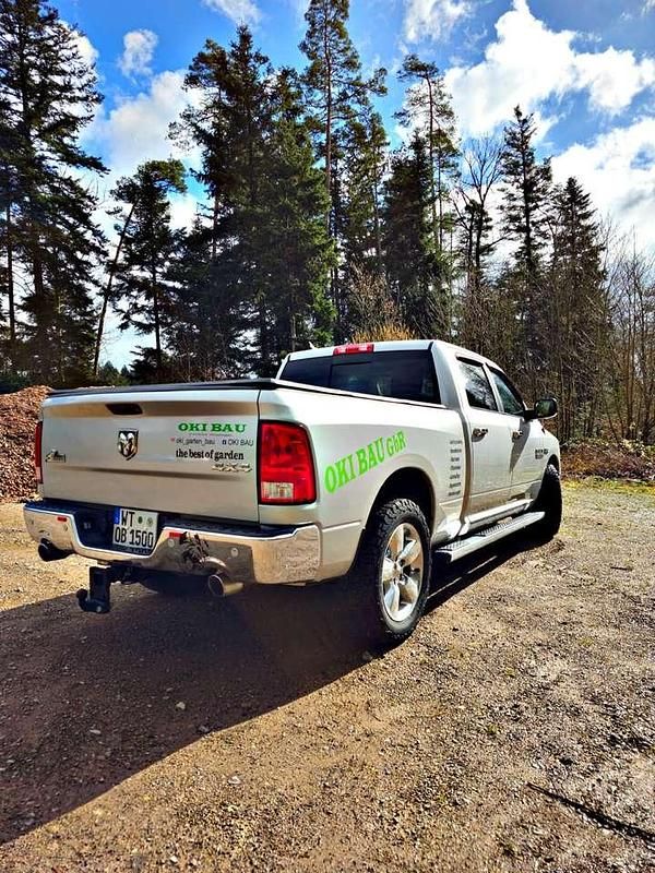 Silber Gebraucht 2017 Dodge Ram Abholung | 31.000 € - Bild 1/4