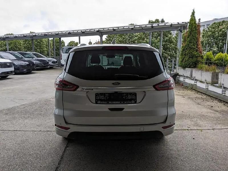 Gebraucht Ford S-MAX Titanium 150 PS (110 kW) 2021 Polarsilber metallic (metallic) Van / Kleinbus