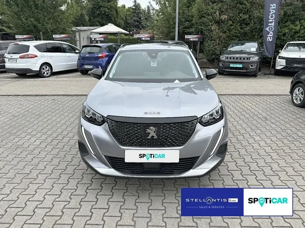 Gebraucht Peugeot 2008 Allure 131 PS (96 kW) 2022 Grau SUV
