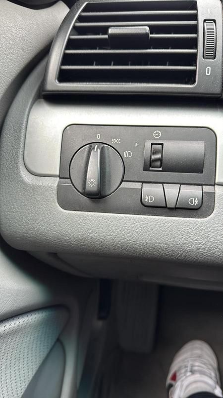 Gebraucht BMW 320 136 PS (100 kW) 2001 Grau Limousine