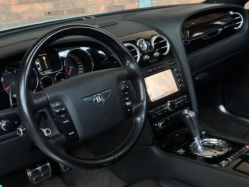 Gebraucht Bentley Continental Flying Spur 559 PS (411 kW) 2005 Silber Limousine