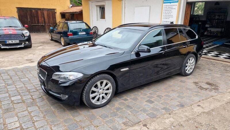 Schwarz Gebraucht 2011 BMW 520 Kombi | 7.400 € (Guter Preis) - Bild 1/4