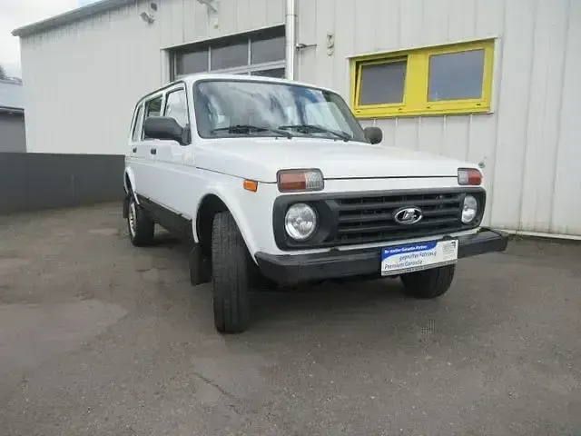 Gebraucht Lada niva 122 PS (89 kW) 2018 Weiß SUV