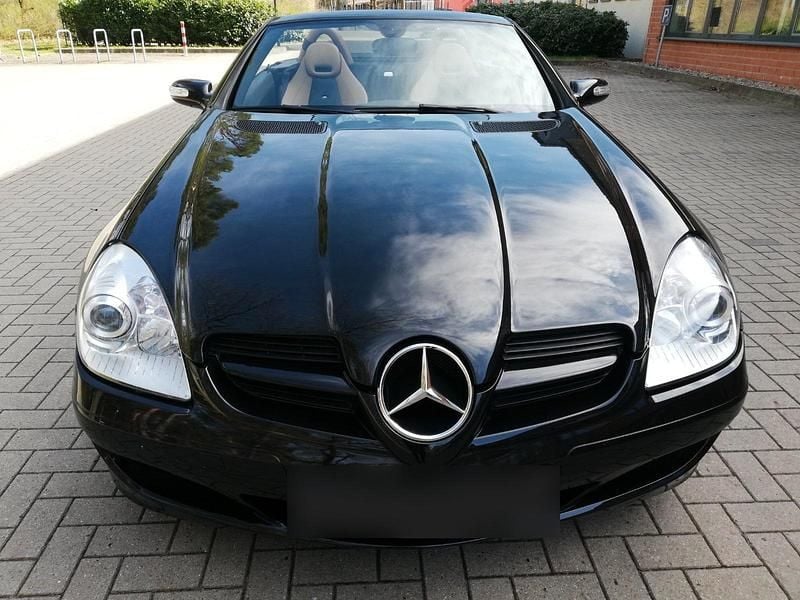 Second-hand Mercedes SLK200 163 CP (119 kW) 2005 Negru Cabrio