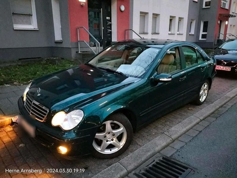 Gebraucht Mercedes C180 143 PS (105 kW) 2006 Grün Limousine