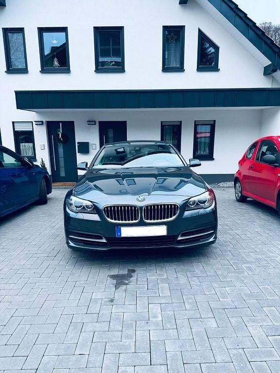 Grau Gebraucht 2015 BMW 530 Performance Kombi | 19.200 € (Fairer Preis) - Bild 1/4