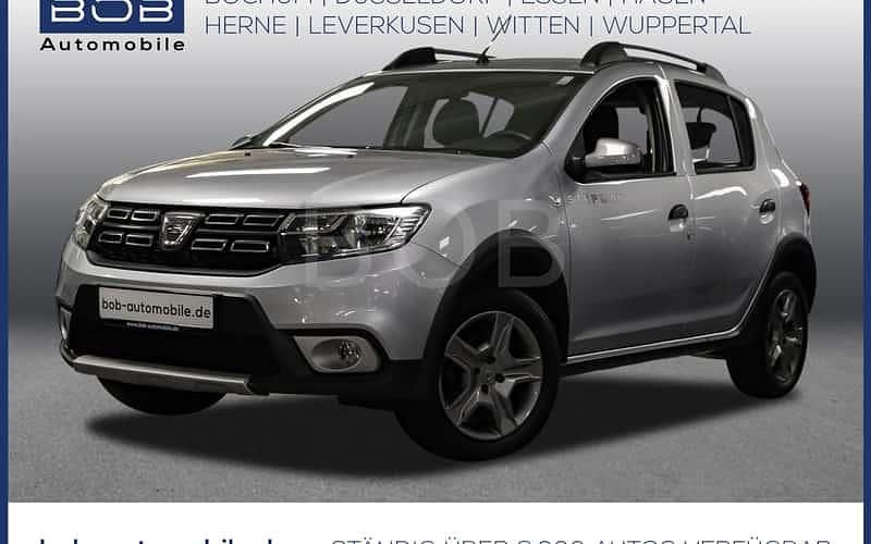 Highlandgrey (grau) (grau) Gebraucht 2020 Dacia Sandero Prestige Kleinwagen | 12.690 € (Etwas zu teuer) - Bild 1/4