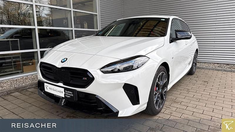 Gebraucht BMW M135 Efficient Dynamics 301 PS (221 kW) 2024 Alpinweiß uni Kleinwagen