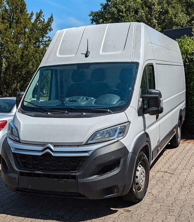 Weiß Gebraucht 2023 Citroën Jumper Van / Kleinbus | 21.300 € (Fairer Preis) - Bild 1/4