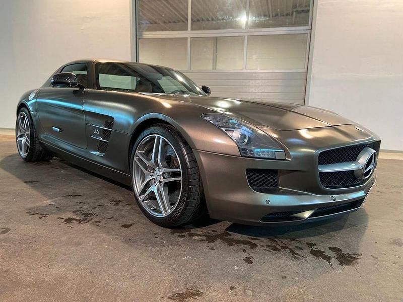 Grau Gebraucht 2011 Mercedes SLS AMG AMG Coupé | 189.900 € (Teuer) - Bild 1/4