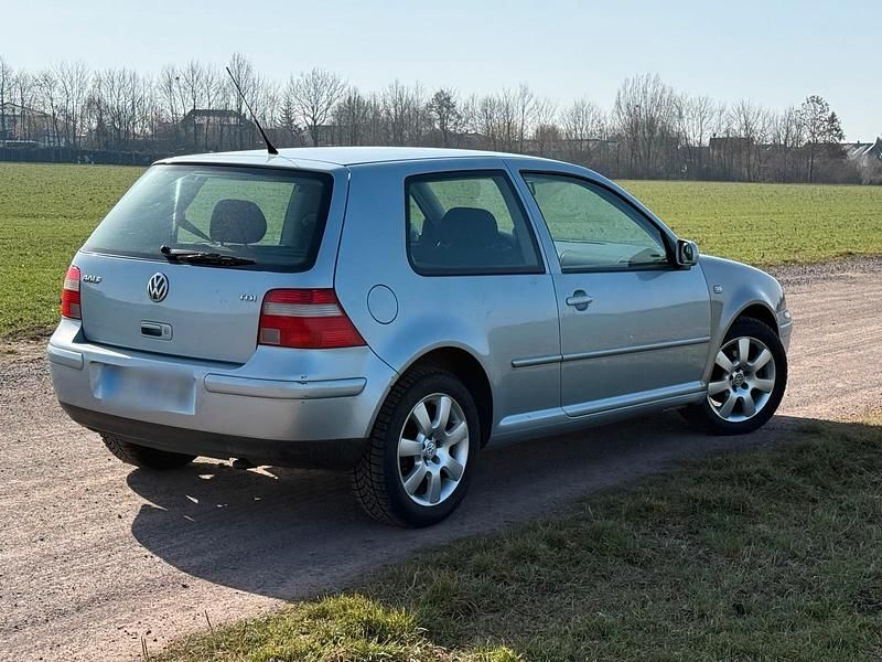 Gebraucht VW Golf IV 101 PS (74 kW) 2003 Blau Limousine