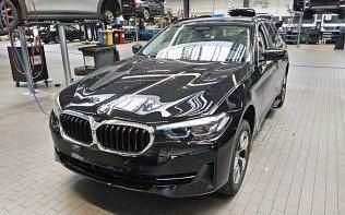Schwarz Gebraucht 2023 BMW 520 Performance Limousine | 28.999 € (Superpreis) - Bild 1/4