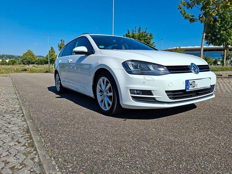 Weiß Gebraucht 2017 VW Golf VII Highline Kombi | 12.900 € (Fairer Preis) - Bild 1/4