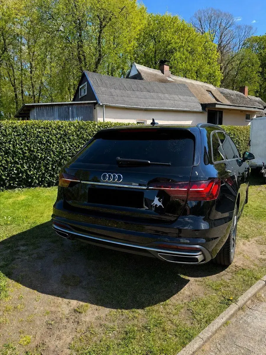 Używany Audi A4 Advanced 190 KM (139 kW) 2020 Czarny Kombi