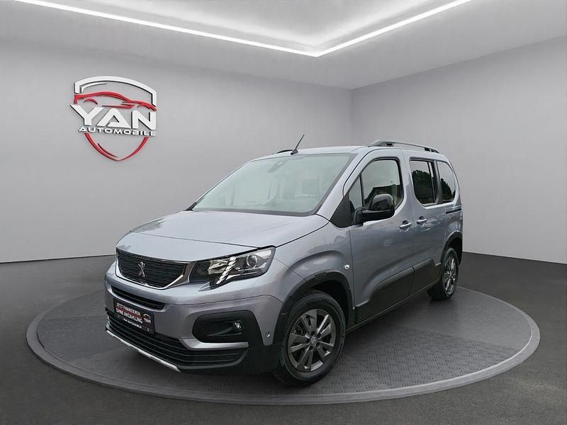 Silky grau metallic Gebraucht 2023 Peugeot Rifter Allure Van / Kleinbus | 23.900 € (Fairer Preis) - Bild 1/4