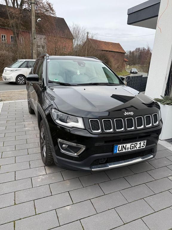 Gebraucht Jeep Compass Limited 170 PS (125 kW) 2019 Schwarz SUV