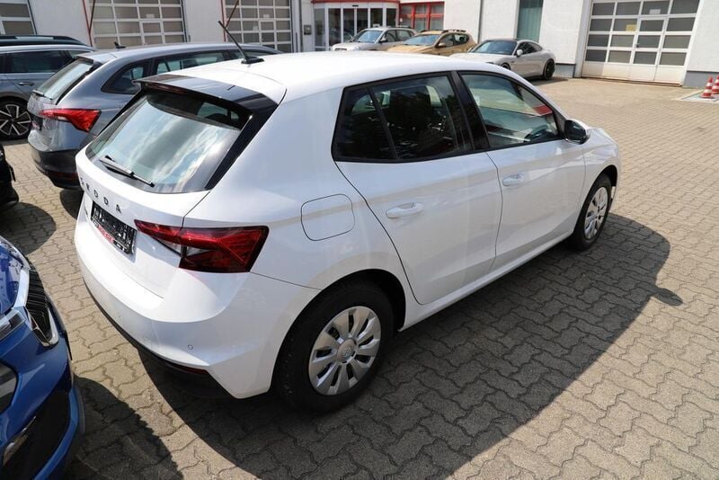 Neu Skoda Fabia Selection 80 PS (58 kW) 2025 Candy weiß unilackierung Kleinwagen