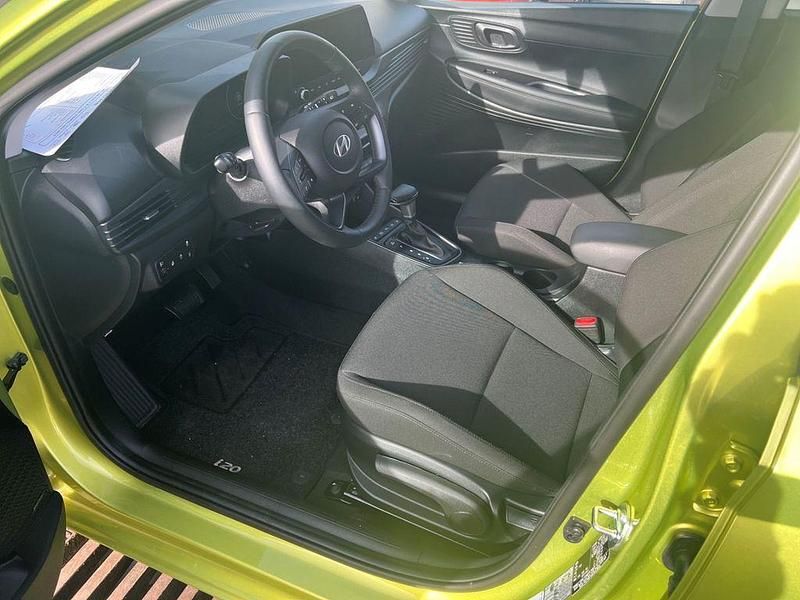 Gebraucht Hyundai i20 101 PS (74 kW) 2024 Gold SUV