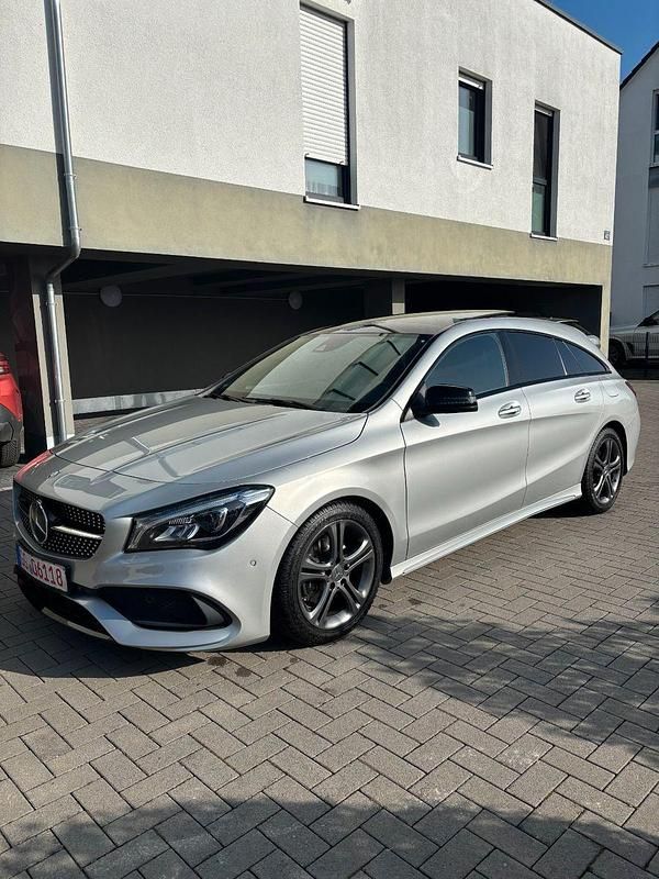 Gebraucht Mercedes CLA200 156 PS (114 kW) 2017 Silber Kombi
