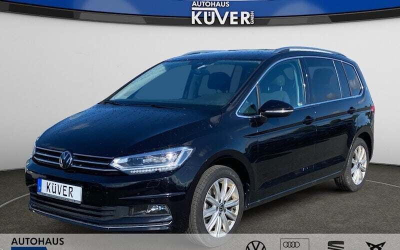Schwarz Gebraucht 2024 VW Touran Highline Van / Kleinbus | 33.850 € (Guter Preis) - Bild 1/4
