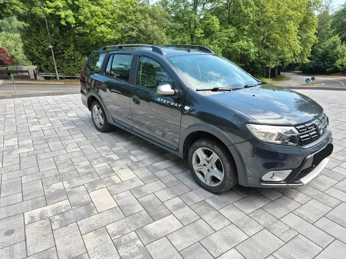 Gebraucht Dacia Logan MCV Stepway 90 PS (66 kW) 2018 Grau Kombi