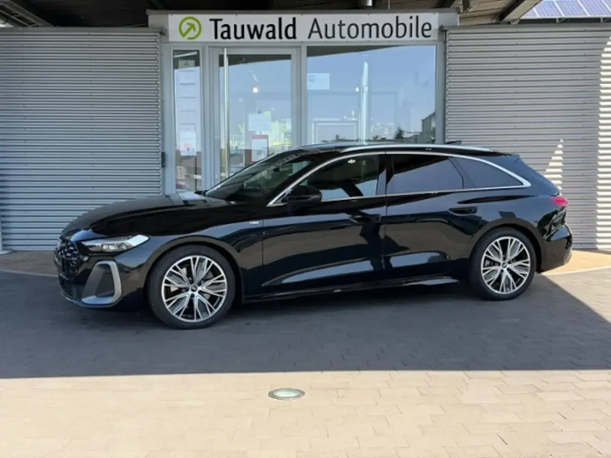 Gebraucht Audi A5 S-Line 204 PS (150 kW) 2025 Schwarz Kombi
