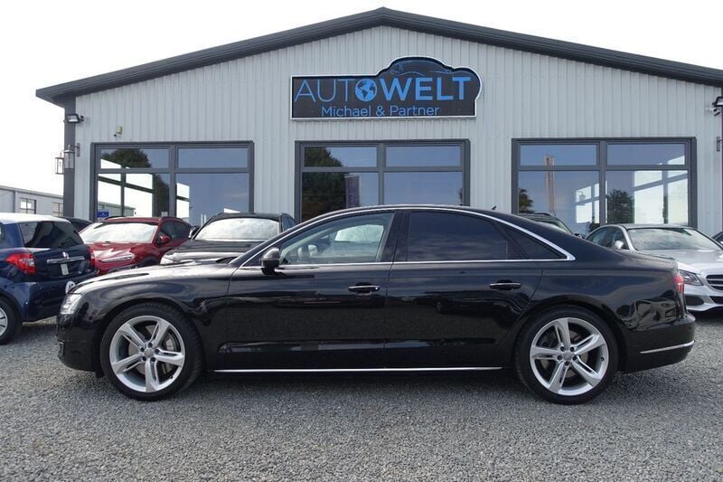 Mythosschwarz metallic Gebraucht 2016 Audi A8 Sport Limousine | 34.990 € (Fairer Preis) - Bild 1/4