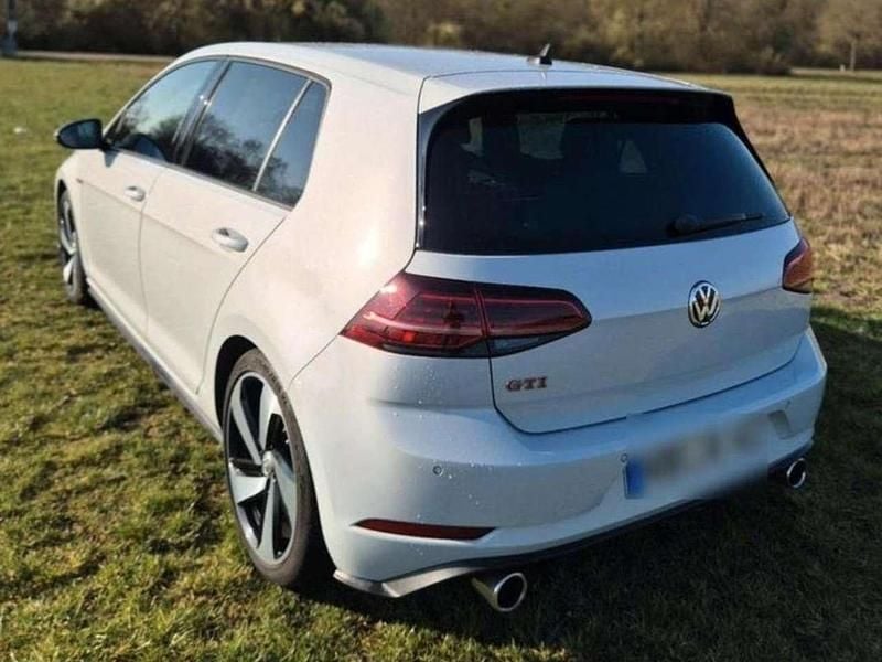 Gebraucht VW Golf VII GTI 245 PS (180 kW) 2018 White silver metallic Kleinwagen
