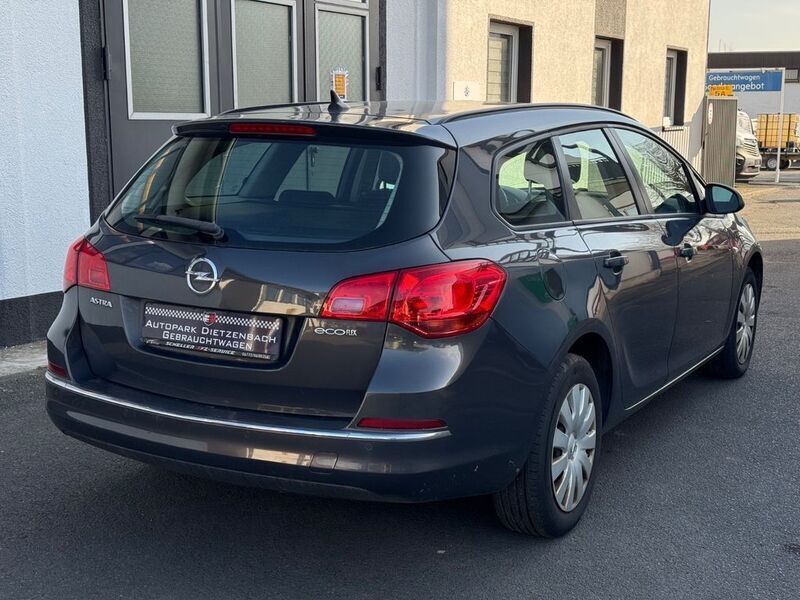 Gebraucht Opel Astra Selection 110 PS (80 kW) 2015 Grau Kombi