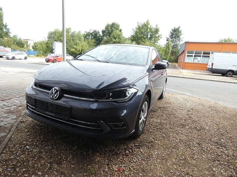 Grau Gebraucht 2022 VW Polo Style Limousine | 17.290 € (Superpreis) - Bild 1/4