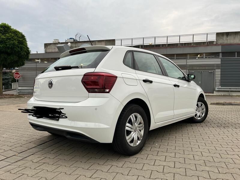 Weiß Gebraucht 2018 VW Polo Trendline Kleinwagen | 10.450 € (Etwas zu teuer) - Bild 1/4