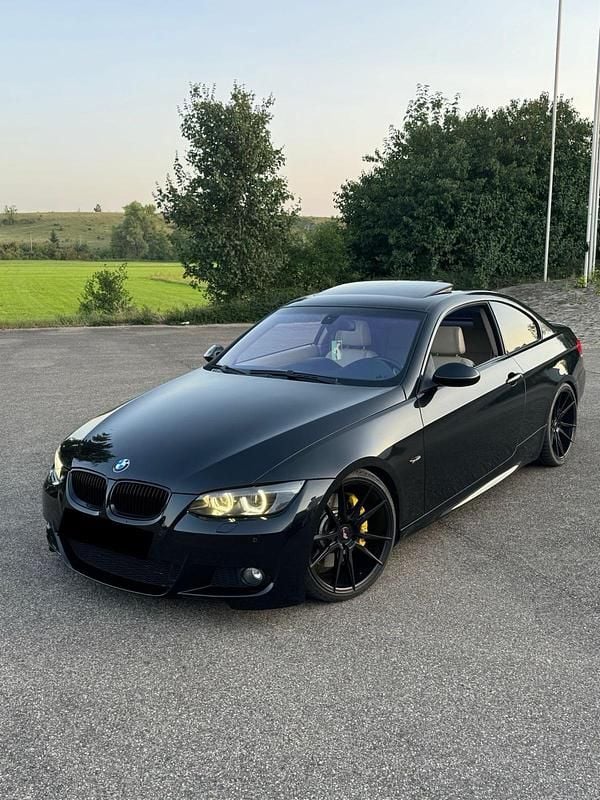 Schwarz Gebraucht 2007 BMW 335 Performance Coupé | 17.499 € (Fairer Preis) - Bild 1/4