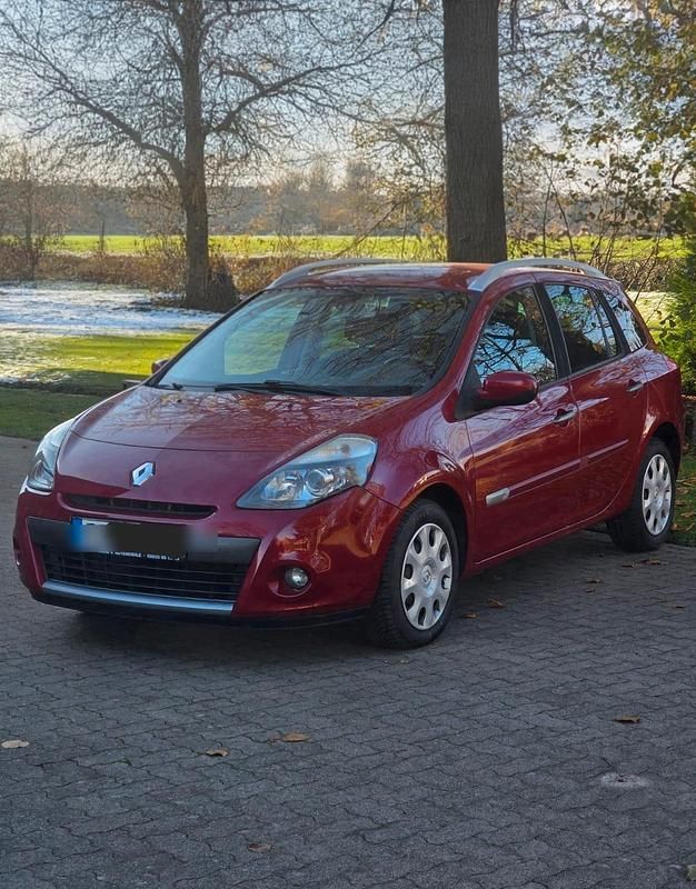 Rot Gebraucht 2009 Renault Clio GrandTour Dynamique Kombi | 3.690 € (Teuer) - Bild 1/4